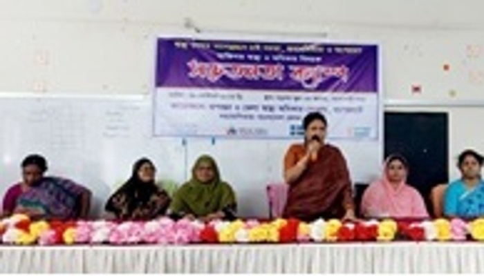 ছাত্রীদের ব্যক্তিগত স্বাস্থ্য ও অধিকার বিষয়ে সচেতনতা ক্যাম্প অনুষ্ঠিত
